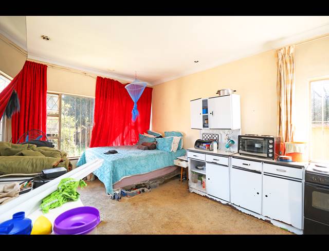 9 BEDROOM HOUSE FOR SALE IN KEW